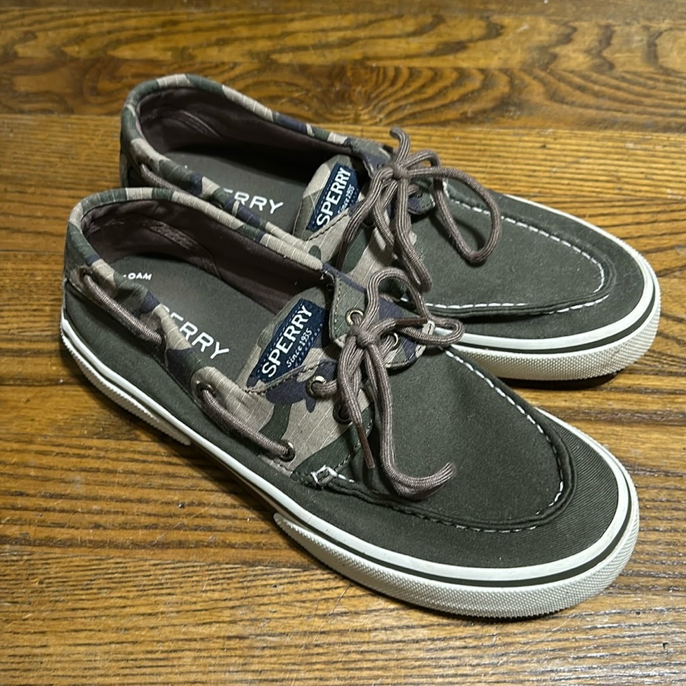 Men’s camo Sperry shoes size 9